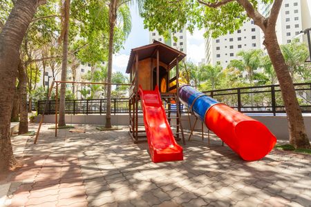 Apartamento à venda com 65m², 3 quartos e 1 vaga Apartamento à venda com 65m², 3 quartos e 1 vagaÁrea comum - Playground