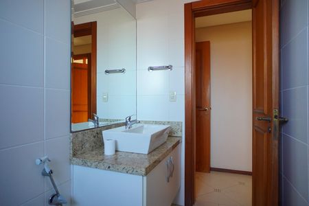 Apartamento à venda com 121m², 3 quartos e 2 vagasBanheiro 