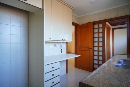 Apartamento à venda com 121m², 3 quartos e 2 vagasCozinha 