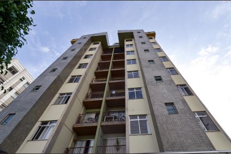 Apartamento para alugar com 65m², 3 quartos e 1 vaga Apartamento para alugar com 65m², 3 quartos e 1 vagaFachada