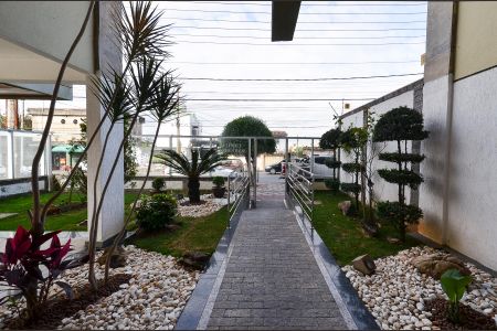 Apartamento para alugar com 65m², 3 quartos e 1 vaga Apartamento para alugar com 65m², 3 quartos e 1 vagaEntrada