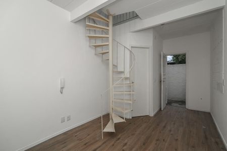 Sala de casa de condomínio para alugar com 1 quarto, 36m² em Bom Jesus, Porto Alegre