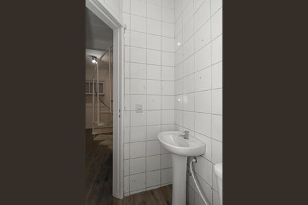 Banheiro de casa de condomínio para alugar com 1 quarto, 36m² em Bom Jesus, Porto Alegre