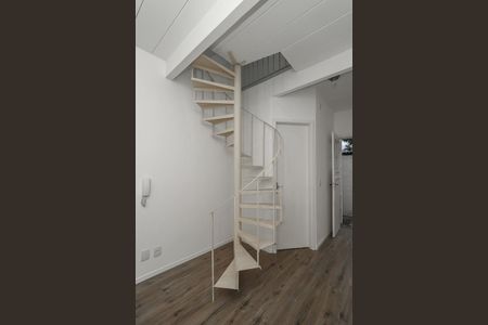 Sala de casa de condomínio para alugar com 1 quarto, 36m² em Bom Jesus, Porto Alegre