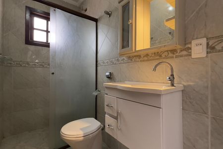 Banheiro da Suíte 1 de casa para alugar com 2 quartos, 130m² em Jardim Bom Clima, Guarulhos