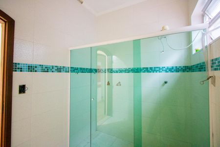 Casa à venda com 320m², 2 quartos e 2 vagas Casa à venda com 320m², 2 quartos e 2 vagasBanheiro