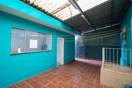 Casa à venda com 320m², 2 quartos e 2 vagas Casa à venda com 320m², 2 quartos e 2 vagasÁrea de serviço