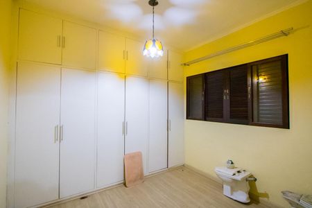Quarto 1 de casa à venda com 2 quartos, 320m² em Utinga, Santo André