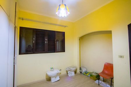 Quarto 1 de casa à venda com 2 quartos, 320m² em Utinga, Santo André