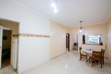 Casa à venda com 320m², 2 quartos e 2 vagas Casa à venda com 320m², 2 quartos e 2 vagasCozinha