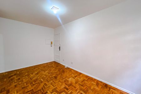Apartamento à venda com 76m², 2 quartos e 1 vaga Apartamento à venda com 76m², 2 quartos e 1 vagaSala