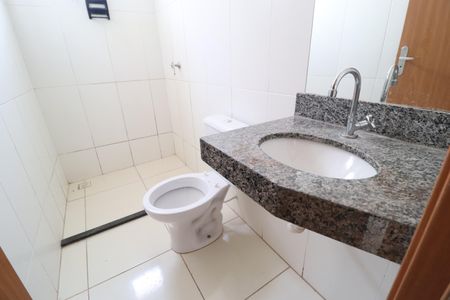 Banheiro Social de apartamento para alugar com 2 quartos, 45m² em Laranjeiras, Uberlândia