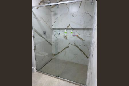 Studio à venda com 52m², 1 quarto e 1 vaga Studio à venda com 52m², 1 quarto e 1 vagaBanheiro