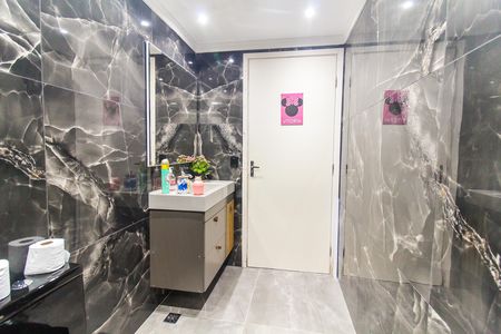 Apartamento à venda com 54m², 2 quartos e sem vaga Apartamento à venda com 54m², 2 quartos e sem vagaBanheiro