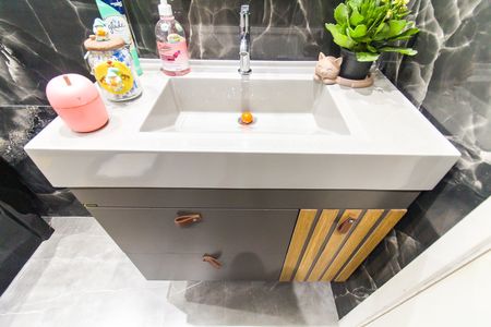 Apartamento à venda com 54m², 2 quartos e sem vaga Apartamento à venda com 54m², 2 quartos e sem vagaBanheiro