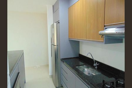 Apartamento à venda com 75m², 3 quartos e 2 vagasCozinha