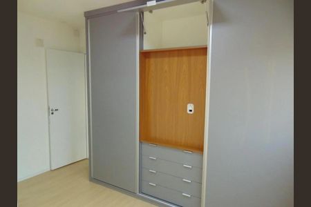Apartamento à venda com 75m², 3 quartos e 2 vagasQuarto