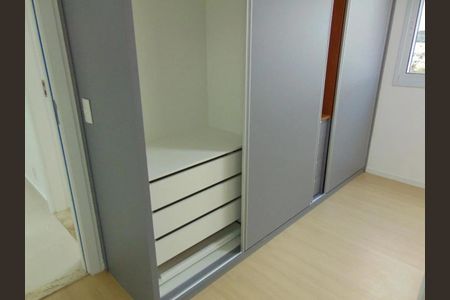 Apartamento à venda com 75m², 3 quartos e 2 vagasQuarto