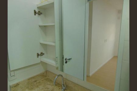 Apartamento à venda com 75m², 3 quartos e 2 vagasBanheiro 2
