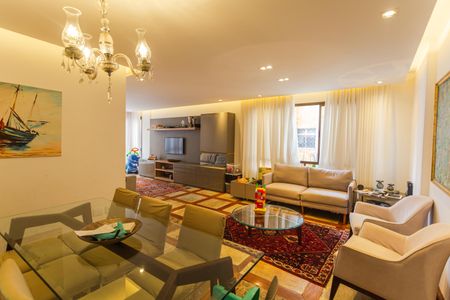 Apartamento à venda com 150m², 4 quartos e 2 vagas Apartamento à venda com 150m², 4 quartos e 2 vagasSala