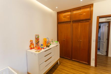 Apartamento à venda com 150m², 4 quartos e 2 vagas Apartamento à venda com 150m², 4 quartos e 2 vagasQuarto 2