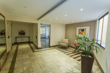 Apartamento à venda com 150m², 4 quartos e 2 vagas Apartamento à venda com 150m², 4 quartos e 2 vagasHall de entrada