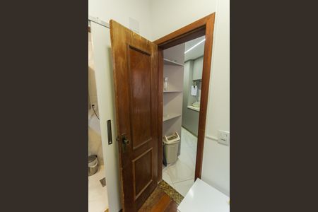 Apartamento à venda com 150m², 4 quartos e 2 vagas Apartamento à venda com 150m², 4 quartos e 2 vagasQuarto de Serviço