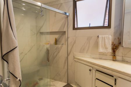 Apartamento à venda com 150m², 4 quartos e 2 vagas Apartamento à venda com 150m², 4 quartos e 2 vagasBanheiro Social