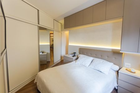 Apartamento à venda com 150m², 4 quartos e 2 vagas Apartamento à venda com 150m², 4 quartos e 2 vagasSuíte