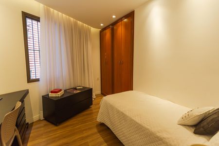 Apartamento à venda com 150m², 4 quartos e 2 vagas Apartamento à venda com 150m², 4 quartos e 2 vagasQuarto 4