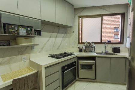 Apartamento à venda com 150m², 4 quartos e 2 vagas Apartamento à venda com 150m², 4 quartos e 2 vagasCozinha