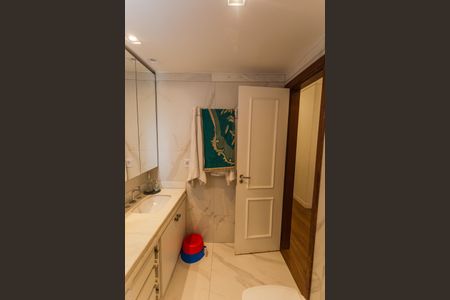 Apartamento à venda com 150m², 4 quartos e 2 vagas Apartamento à venda com 150m², 4 quartos e 2 vagasBanheiro Social