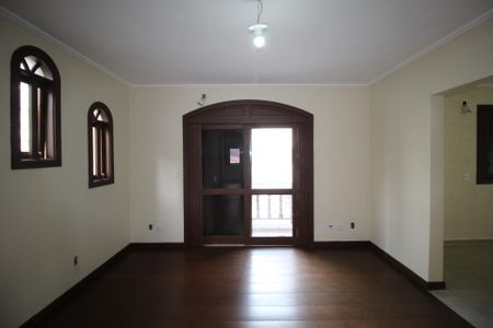 Apartamento para alugar com 3 quartos, 80m² em Jardim Itu, Porto Alegre