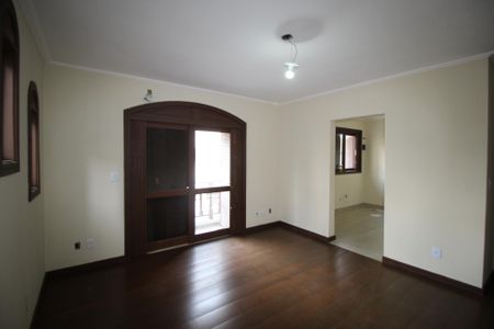 Apartamento para alugar com 3 quartos, 80m² em Jardim Itu, Porto Alegre