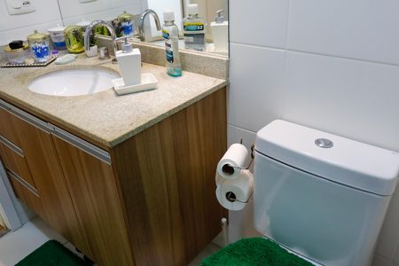 Apartamento à venda com 83m², 3 quartos e 2 vagas Apartamento à venda com 83m², 3 quartos e 2 vagasBanheiro
