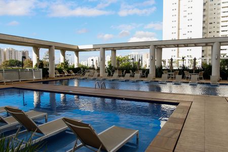 Apartamento à venda com 83m², 3 quartos e 2 vagas Apartamento à venda com 83m², 3 quartos e 2 vagasÁrea comum - Piscina