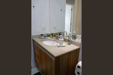 Apartamento à venda com 83m², 3 quartos e 2 vagas Apartamento à venda com 83m², 3 quartos e 2 vagasBanheiro