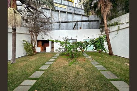 Casa à venda com 333m², 3 quartos e 5 vagas