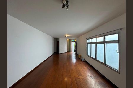 Casa à venda com 333m², 3 quartos e 5 vagas