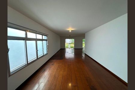 Casa à venda com 333m², 3 quartos e 5 vagas