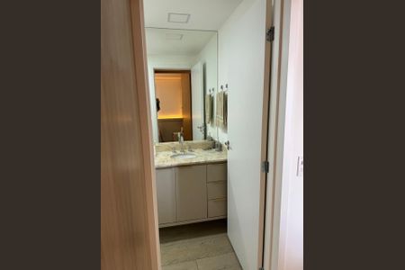 Banheiro de apartamento para alugar com 1 quarto, 49m² em Jardim Sumare, Ribeirão Preto