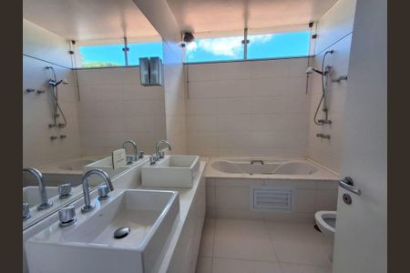 Casa à venda com 4 quartos, 350m² em Bela Aliança, São Paulo