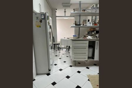 Casa à venda com 350m², 4 quartos e 6 vagas