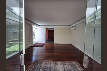 Casa à venda com 4 quartos, 350m² em Bela Aliança, São Paulo