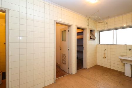 Apartamento à venda com 208m², 4 quartos e 2 vagas Apartamento à venda com 208m², 4 quartos e 2 vagasÁrea de serviço