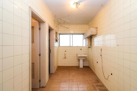 Apartamento à venda com 208m², 4 quartos e 2 vagas Apartamento à venda com 208m², 4 quartos e 2 vagasÁrea de serviço