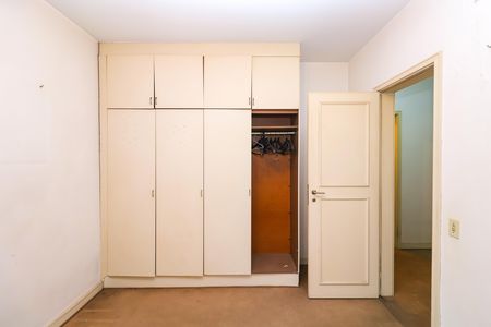 Apartamento à venda com 208m², 4 quartos e 2 vagas Apartamento à venda com 208m², 4 quartos e 2 vagasQuarto 1