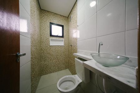Casa à venda com 80m², 3 quartos e 1 vaga Casa à venda com 80m², 3 quartos e 1 vagaBanheiro