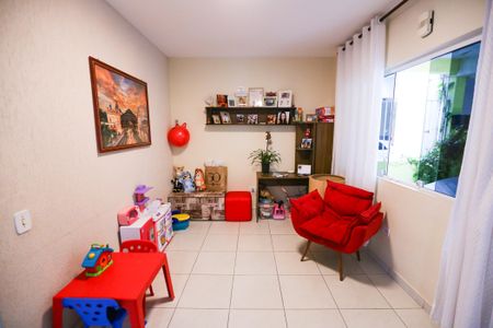 Sala de casa para alugar com 3 quartos, 230m² em Jardim Santa Lucrecia, São Paulo