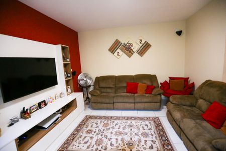 Casa para alugar com 230m², 3 quartos e 2 vagas Casa para alugar com 230m², 3 quartos e 2 vagasSala